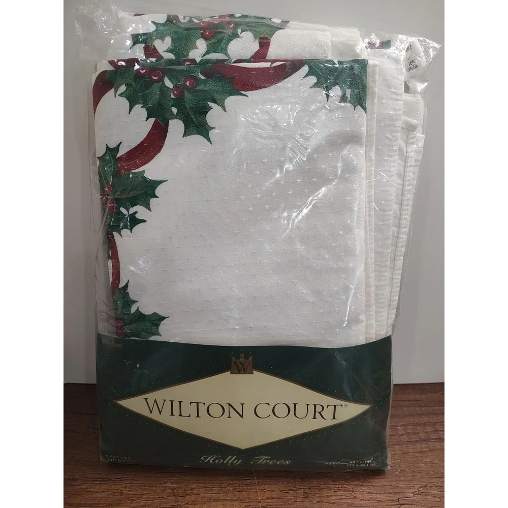 Wilton Court Cloth Holly Trees Tablecloth 60